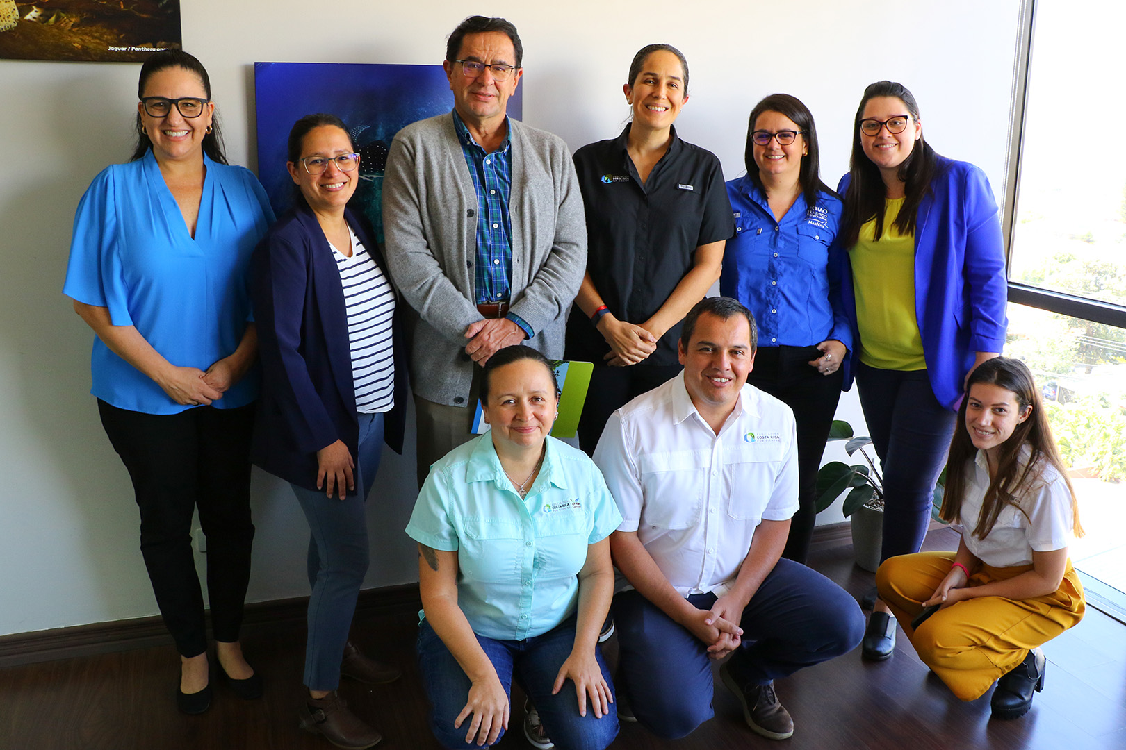 Equipo de Costa Rica por Siempre y Fundación Marviva en la firma de alianza para monitoreo pesquero